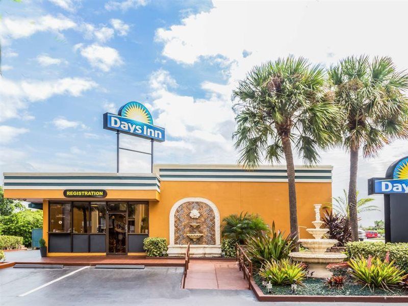 Days Inn By Wyndham Fort Lauderdale-Oakland Park Airport N Wilton Manors Exterior foto