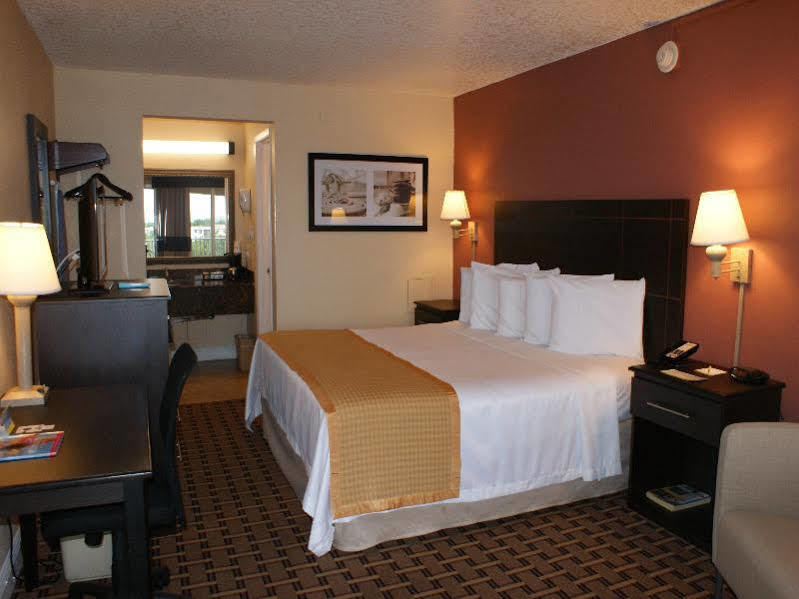 Days Inn By Wyndham Fort Lauderdale-Oakland Park Airport N Wilton Manors Exterior foto