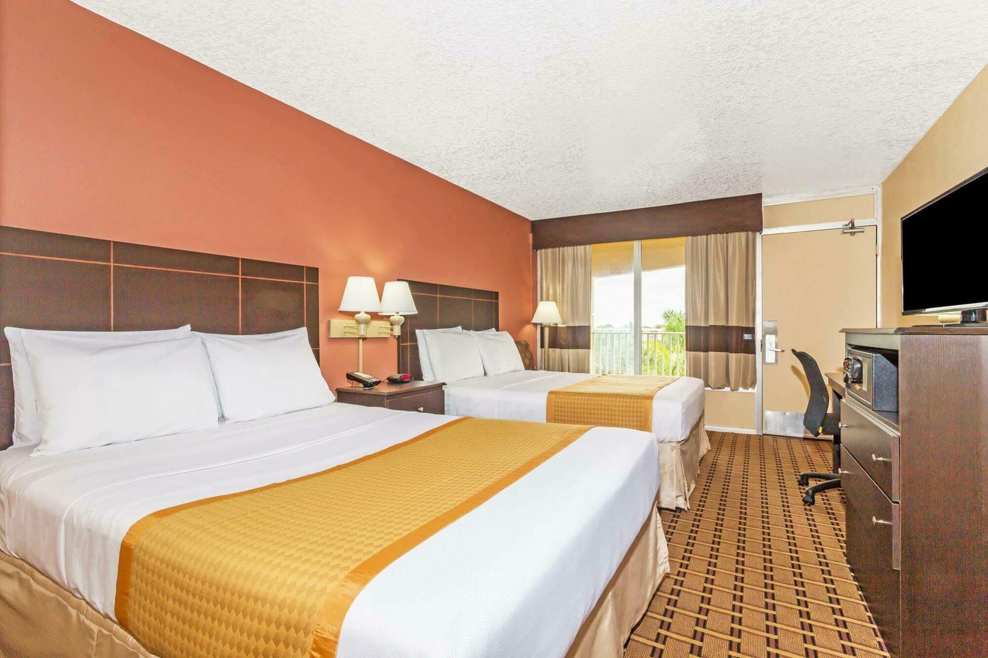 Days Inn By Wyndham Fort Lauderdale-Oakland Park Airport N Wilton Manors Exterior foto